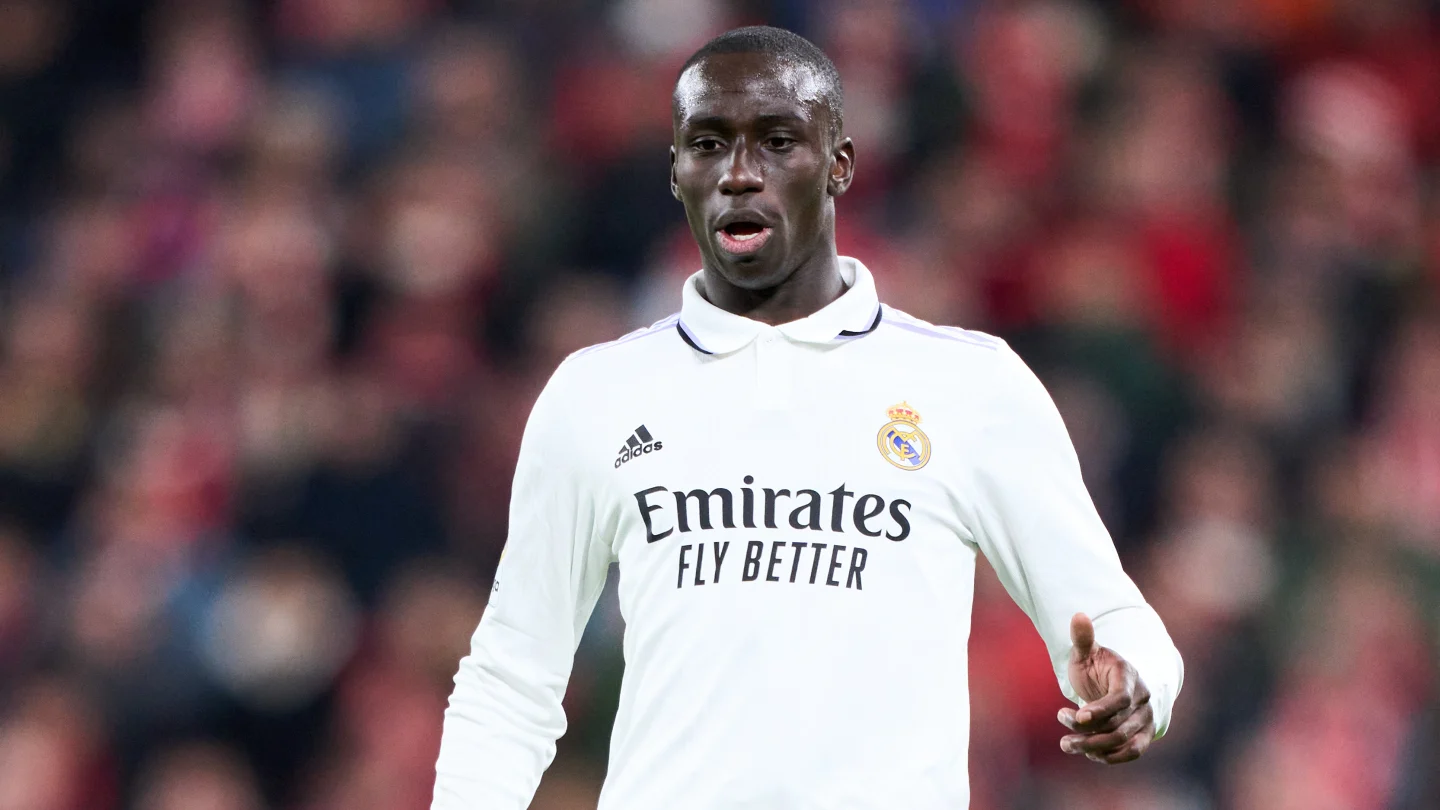 El Real Madrid aceptará vender a Mendy si llega una buena oferta