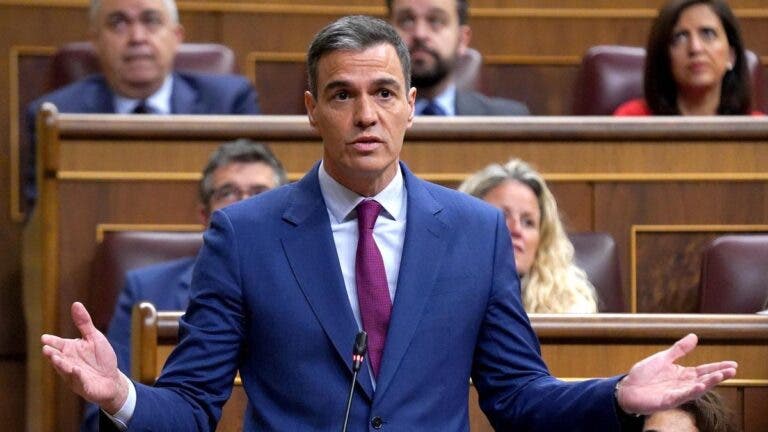 Pedro Sánchez máquina fango