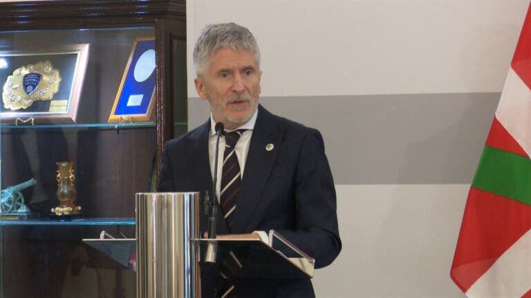 La Ertzaintza asumirá nuevas funciones en aeropuertos y puertos de Euskadi