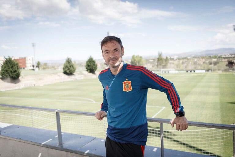 Santi Denia al habla con entrenador campeón de EuropaSanti Denia al habla con entrenador campeón de Europa