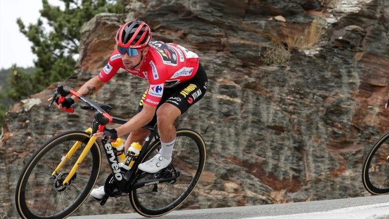 Primoz Roglic sancionado con 20 segundos por Trascoche en La Vuelta