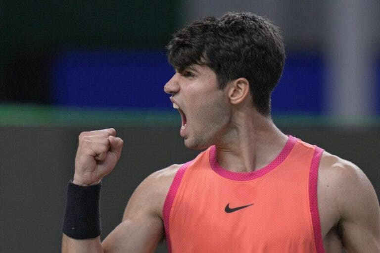 Carlos Alcaraz vence a Gael Monfils y se clasifica para los cuartos de final en Shanghái