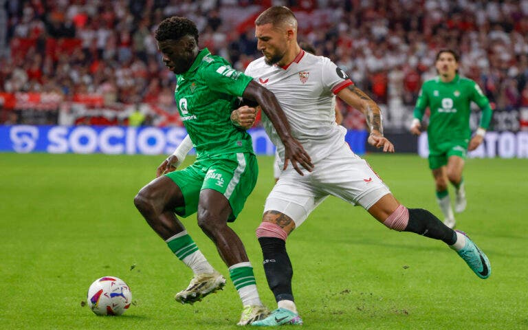 Victoria del Sevilla en un derbi sevillano cargado de tensión