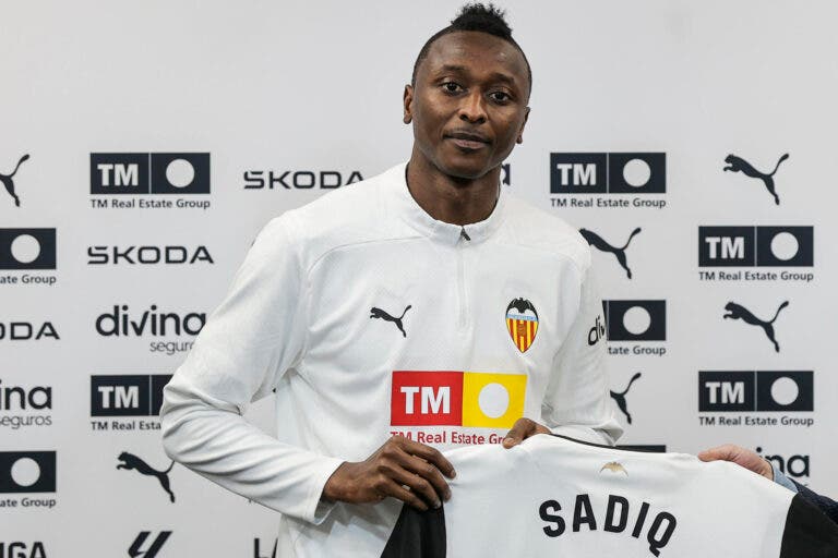 Umar Sadiq cláusula miedo