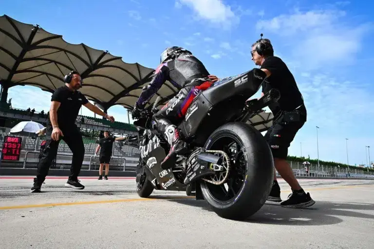 test-sepang-michelin-aprilia_2